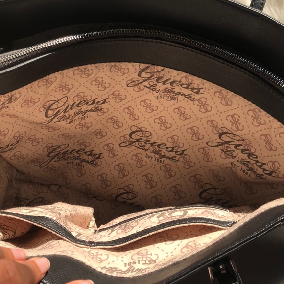 Guess Purse - Picture 3 of 4